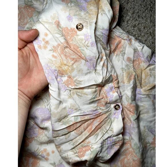 Torrid - Button-Up Blouse Size 2 - Pastel Floral Pattern - Picture 6 of 10